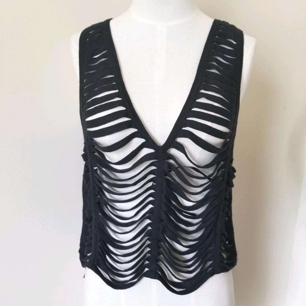 BCBGENERATION knit shredded size M tank top